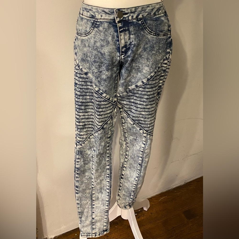 2B BEBE acid washed jeggings